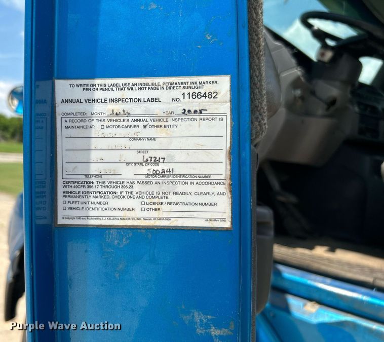 image for item DI7866 1998 Ford AT9522  vacuum truck