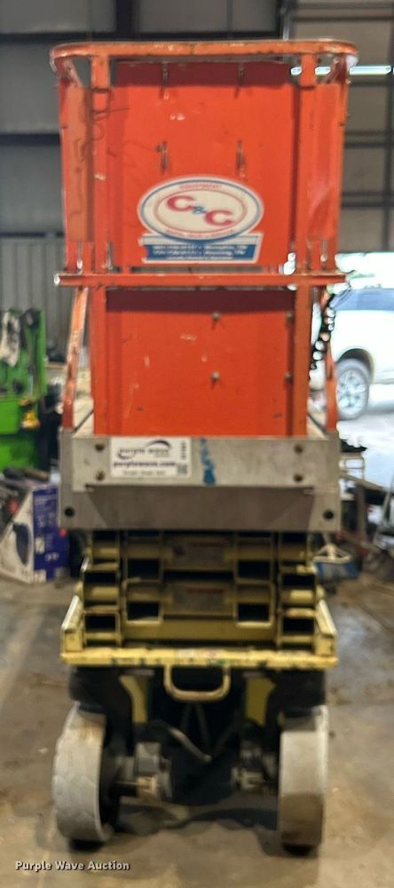 image for item DI7881 2005 JLG 2030ES  scissor lift
