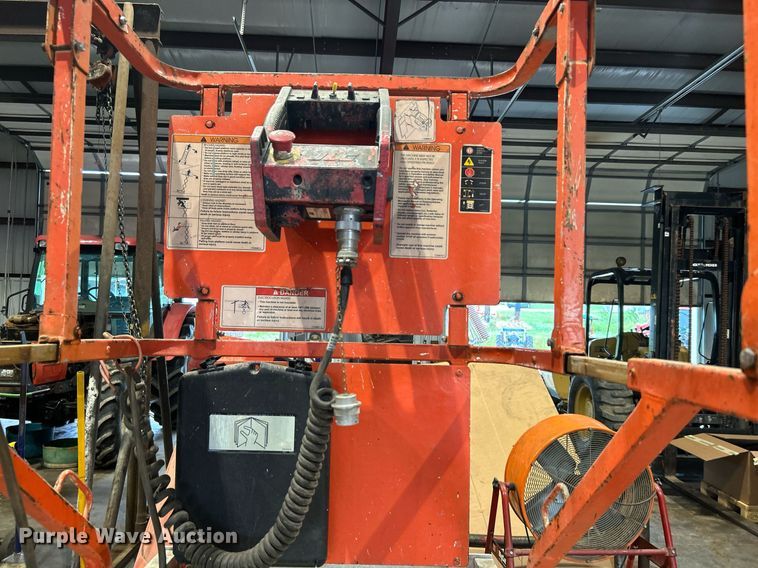 image for item DI7881 2005 JLG 2030ES  scissor lift
