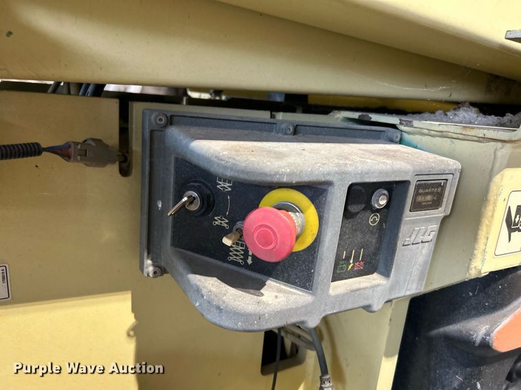 image for item DI7881 2005 JLG 2030ES  scissor lift