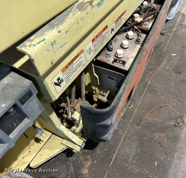 image for item DI7881 2005 JLG 2030ES  scissor lift