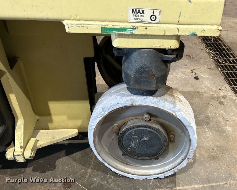 image for item DI7881 2005 JLG 2030ES  scissor lift