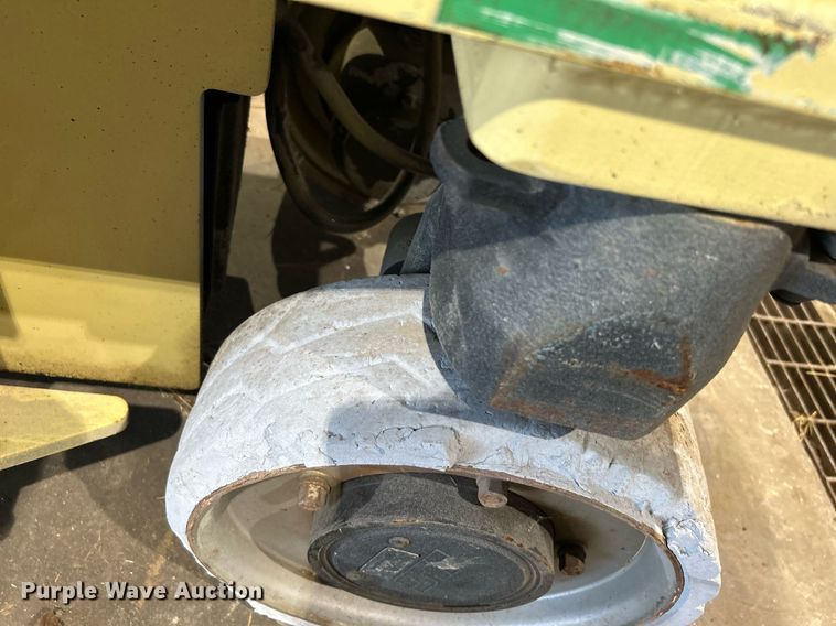 image for item DI7881 2005 JLG 2030ES  scissor lift