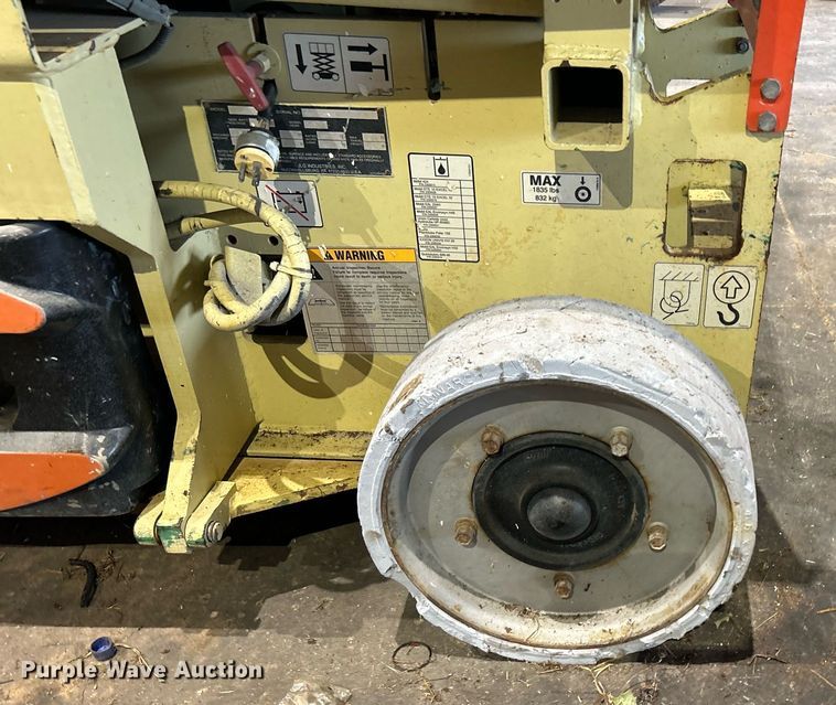 image for item DI7881 2005 JLG 2030ES  scissor lift