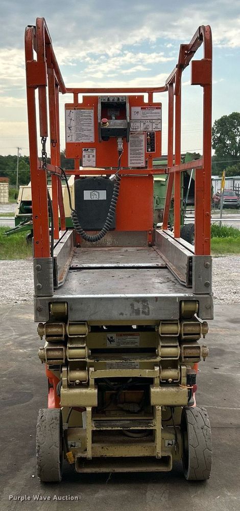 image for item DI7882 2006 JLG 1930ES  scissor lift