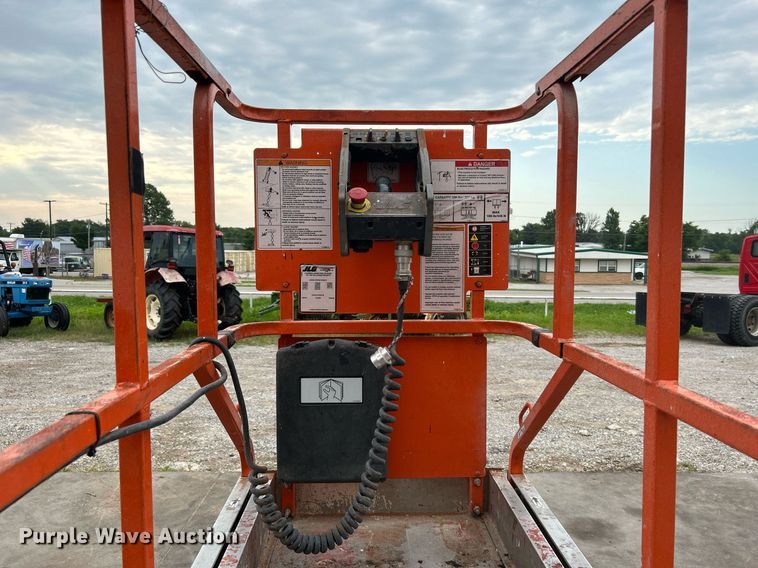 image for item DI7882 2006 JLG 1930ES  scissor lift