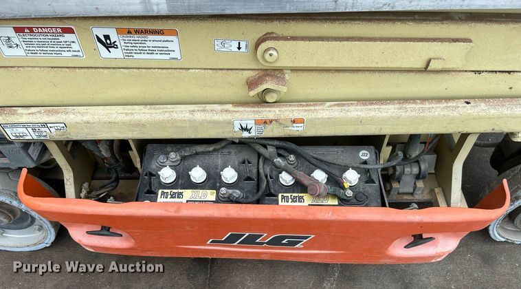 image for item DI7882 2006 JLG 1930ES  scissor lift