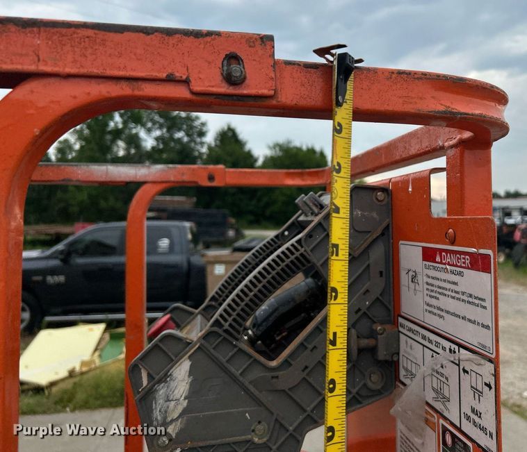 image for item DI7882 2006 JLG 1930ES  scissor lift