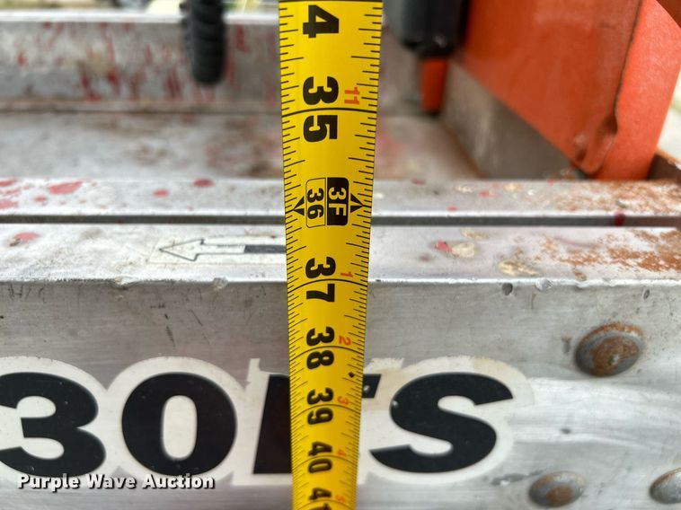 image for item DI7882 2006 JLG 1930ES  scissor lift