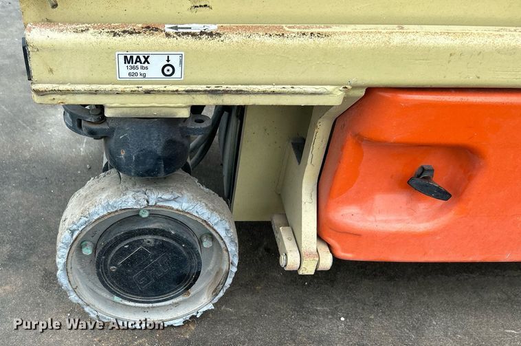 image for item DI7882 2006 JLG 1930ES  scissor lift