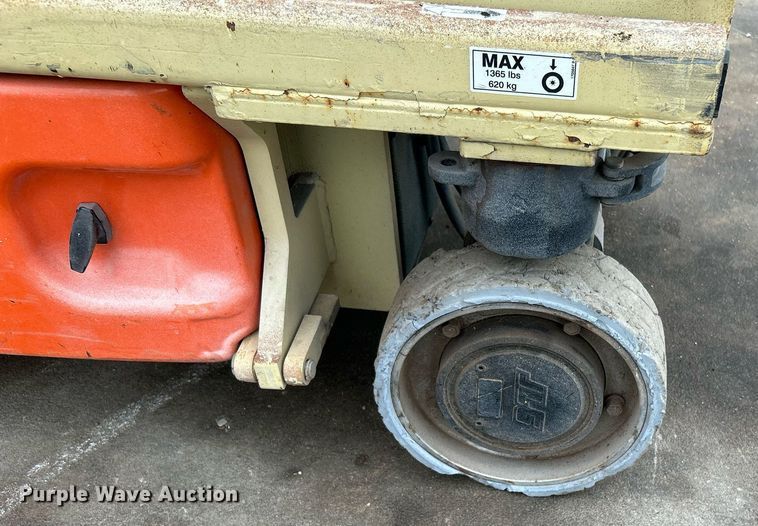 image for item DI7882 2006 JLG 1930ES  scissor lift