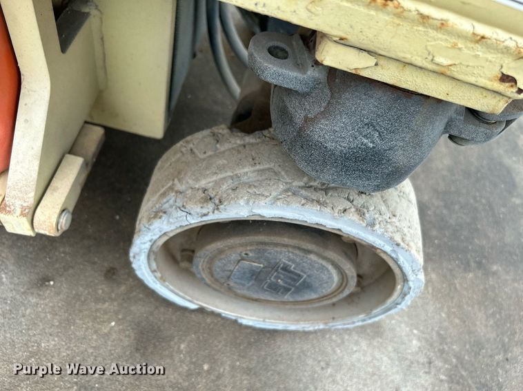 image for item DI7882 2006 JLG 1930ES  scissor lift