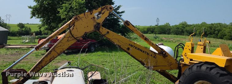 image for item DK1948 International 260  backhoe