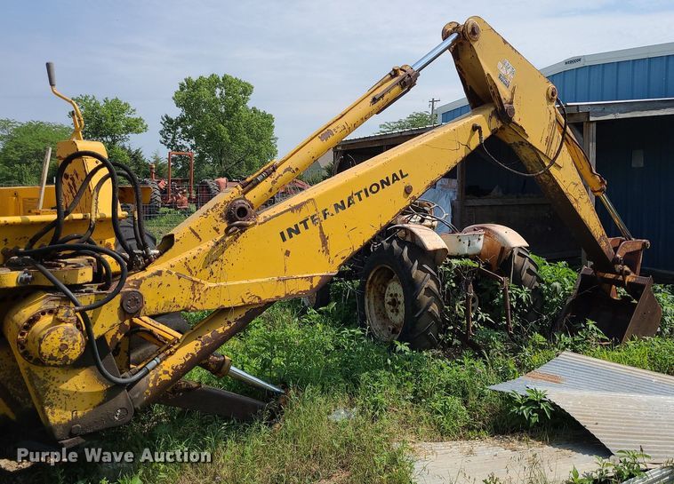 image for item DK1948 International 260  backhoe