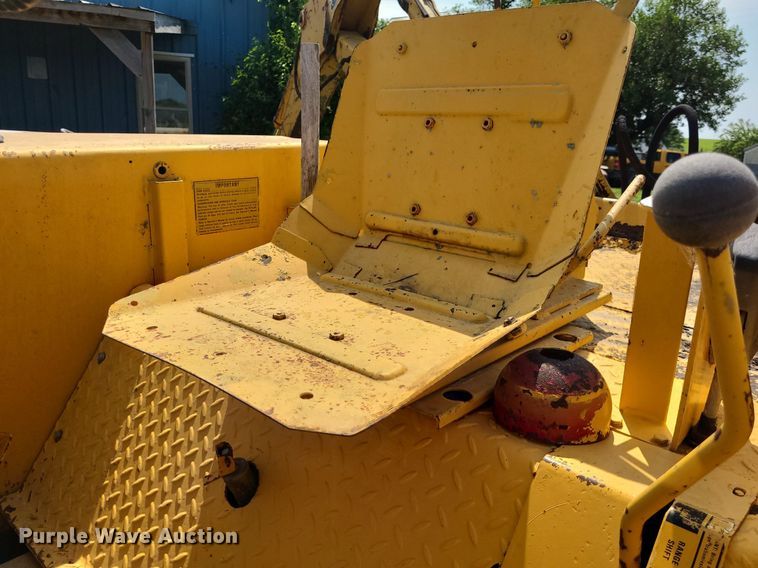 image for item DK1948 International 260  backhoe