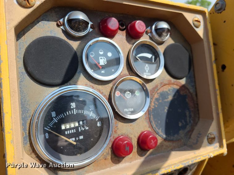 image for item DK1948 International 260  backhoe