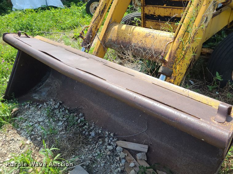 image for item DK1948 International 260  backhoe