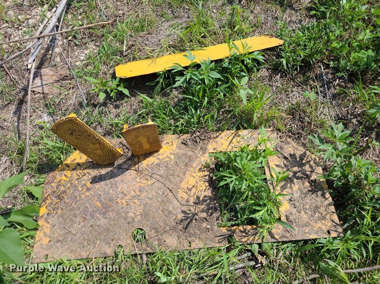 image for item DK1948 International 260  backhoe