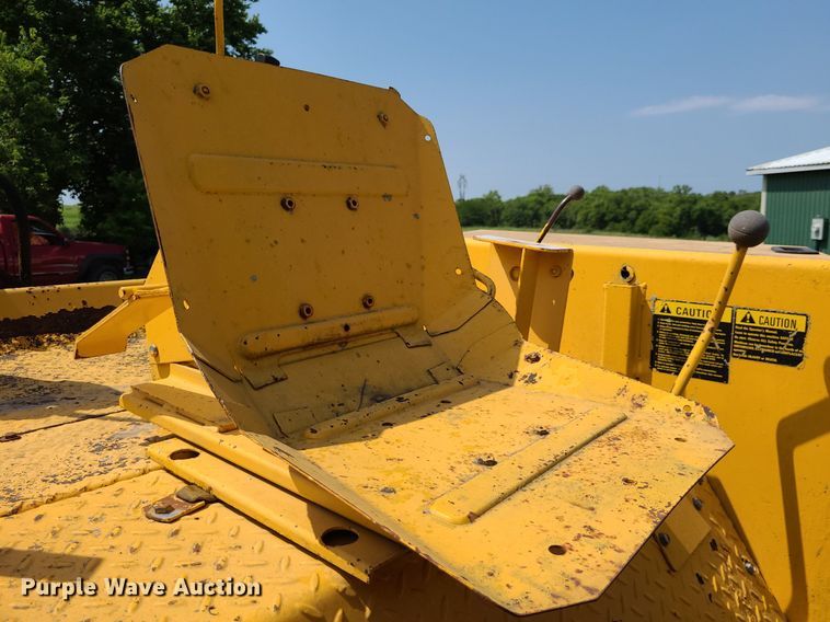 image for item DK1948 International 260  backhoe