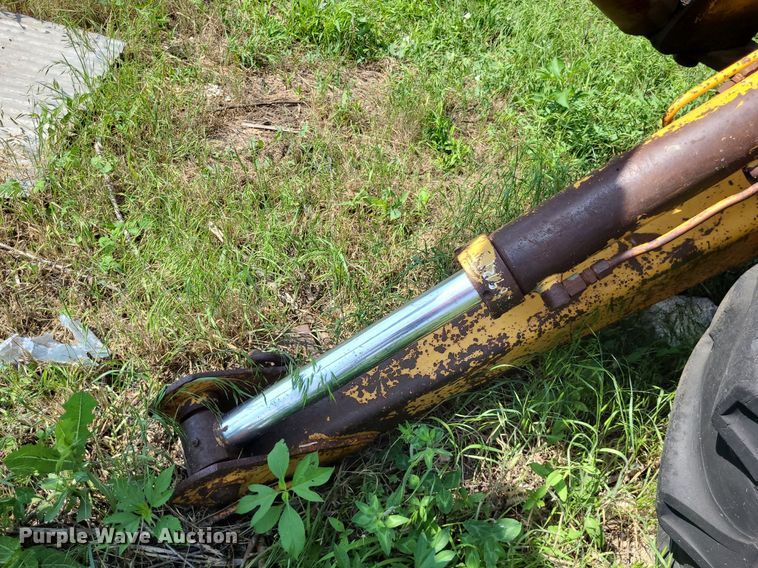 image for item DK1948 International 260  backhoe