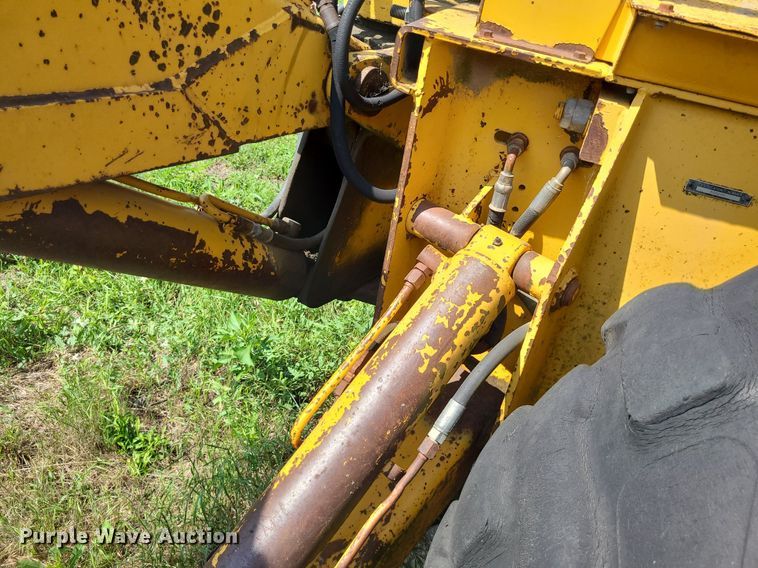 image for item DK1948 International 260  backhoe