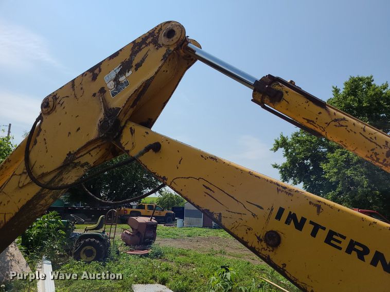 image for item DK1948 International 260  backhoe