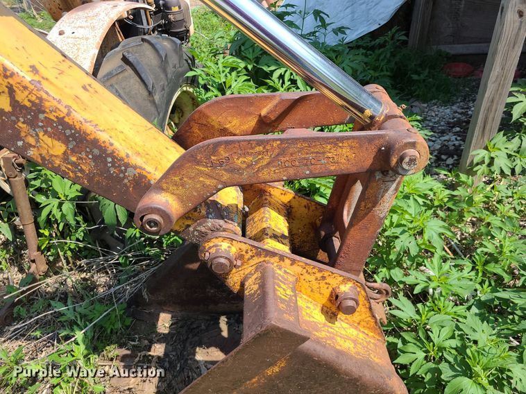 image for item DK1948 International 260  backhoe