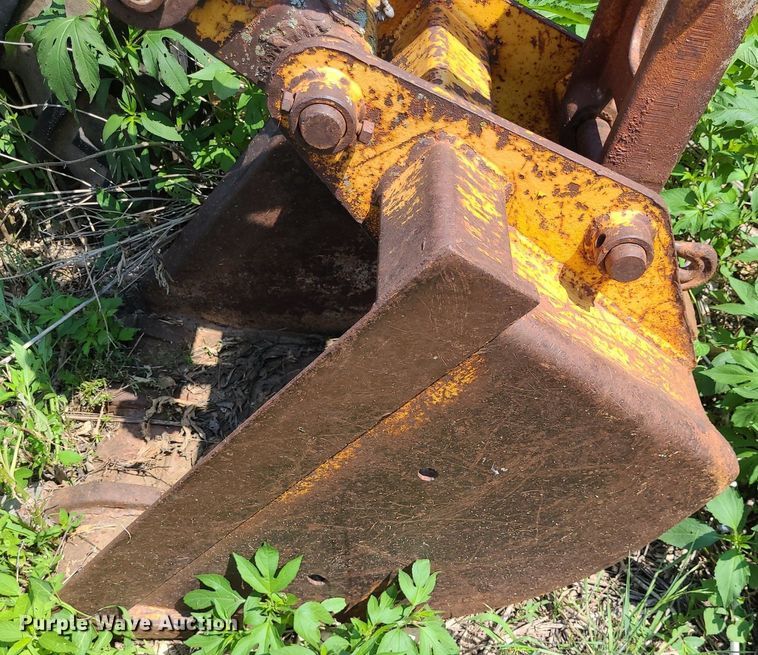 image for item DK1948 International 260  backhoe