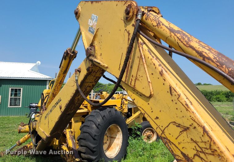 image for item DK1948 International 260  backhoe