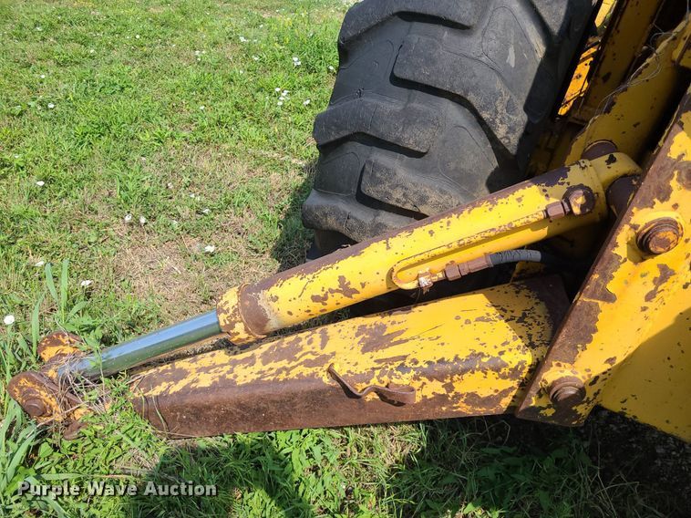 image for item DK1948 International 260  backhoe