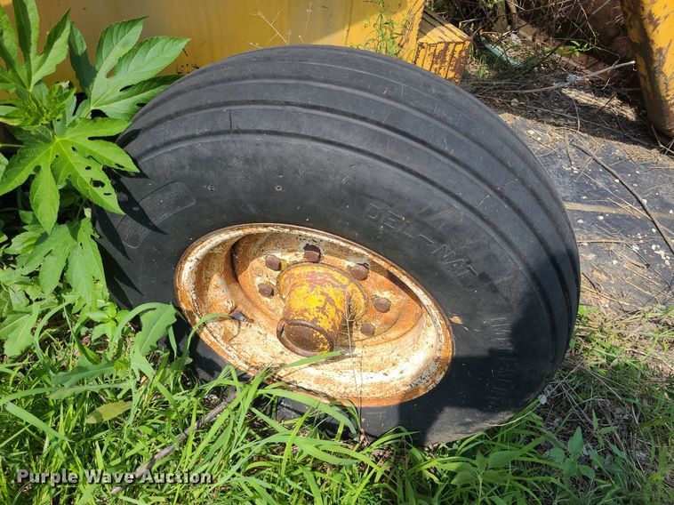 image for item DK1948 International 260  backhoe