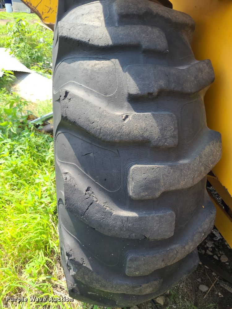 image for item DK1948 International 260  backhoe