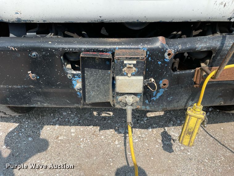 image for item DL3798 1995 Ford LNT8000  vacuum truck