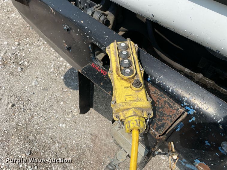 image for item DL3798 1995 Ford LNT8000  vacuum truck