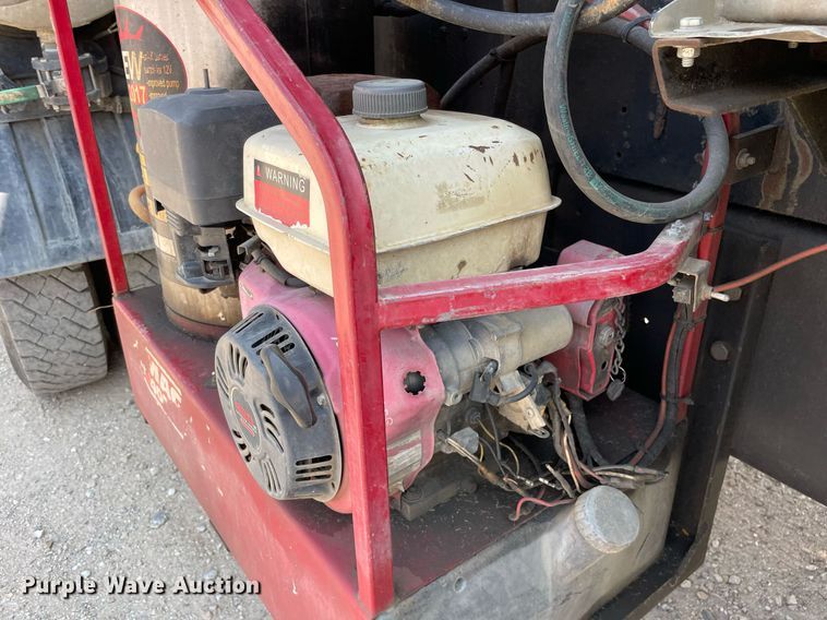 image for item DL3798 1995 Ford LNT8000  vacuum truck