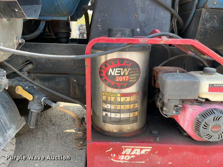 image for item DL3798 1995 Ford LNT8000  vacuum truck