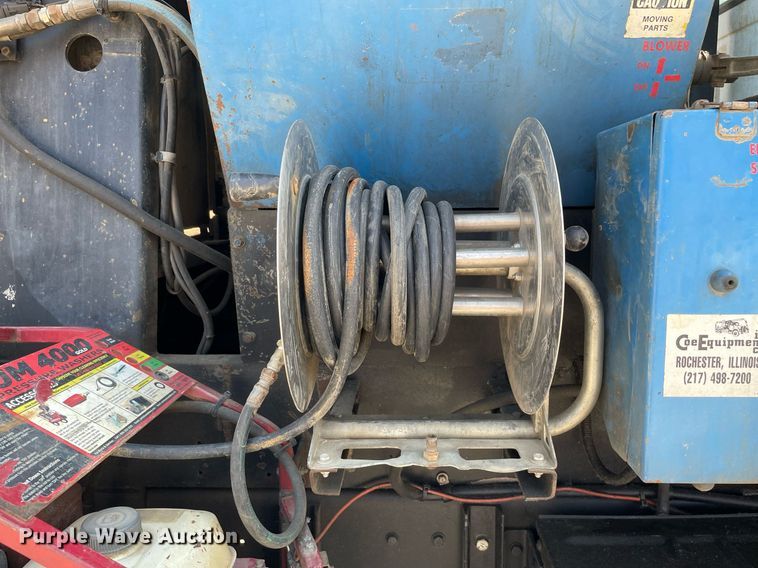 image for item DL3798 1995 Ford LNT8000  vacuum truck