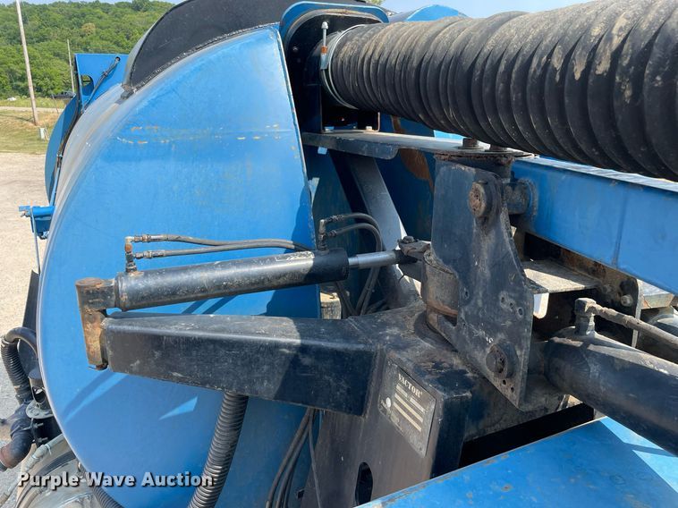 image for item DL3798 1995 Ford LNT8000  vacuum truck