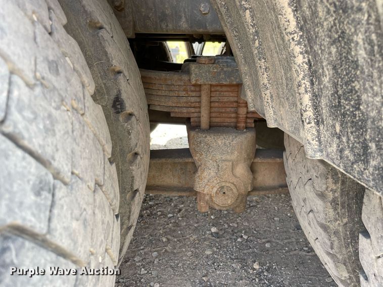 image for item DL3798 1995 Ford LNT8000  vacuum truck