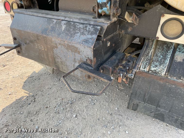 image for item DL3798 1995 Ford LNT8000  vacuum truck