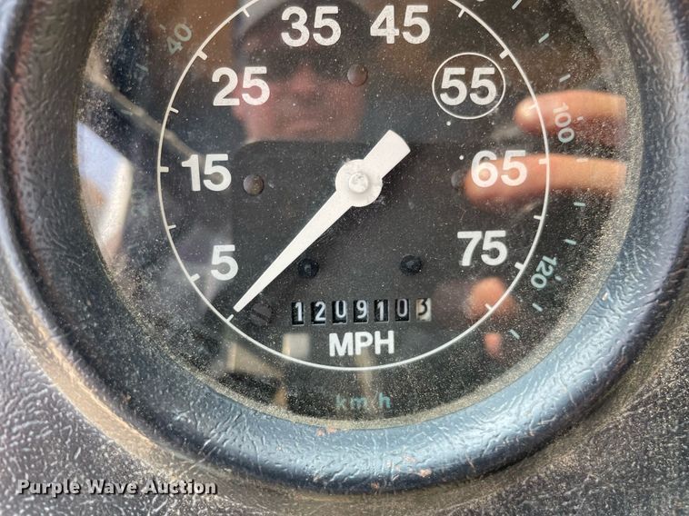 image for item DL3798 1995 Ford LNT8000  vacuum truck