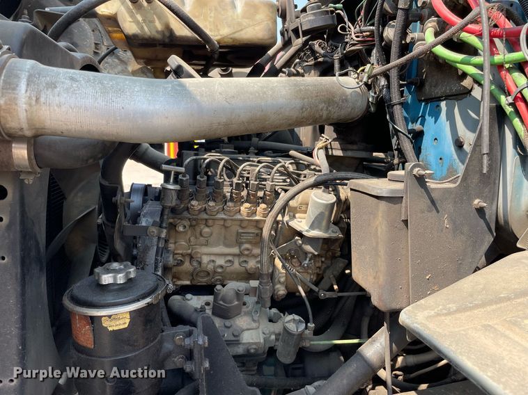 image for item DL3798 1995 Ford LNT8000  vacuum truck