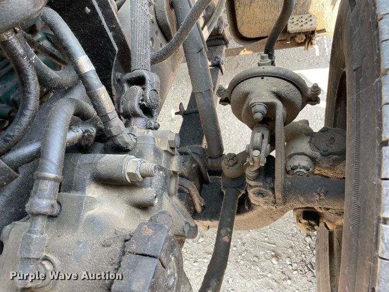 image for item DL3798 1995 Ford LNT8000  vacuum truck