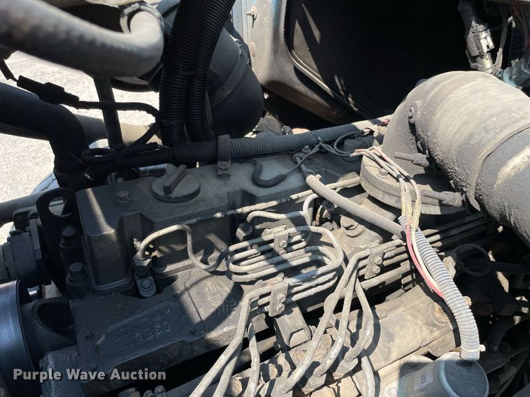 image for item DL3798 1995 Ford LNT8000  vacuum truck