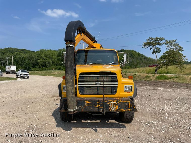 image for item DL3799 1994 Ford LN8000  vacuum truck