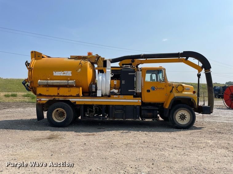 image for item DL3799 1994 Ford LN8000  vacuum truck