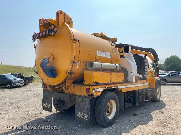 image for item DL3799 1994 Ford LN8000  vacuum truck