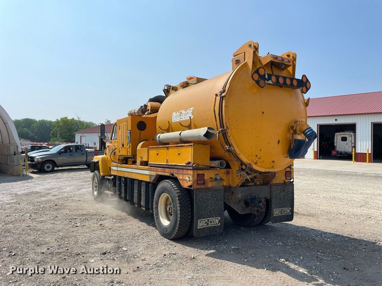 image for item DL3799 1994 Ford LN8000  vacuum truck