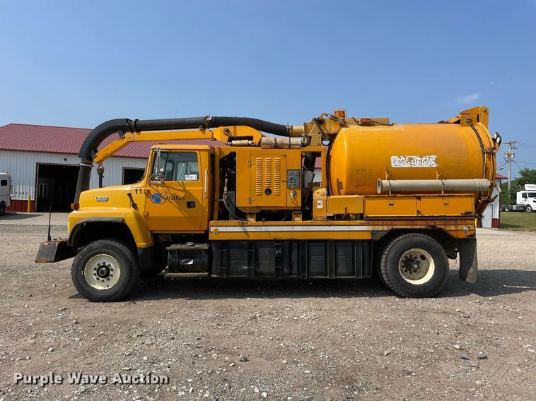 image for item DL3799 1994 Ford LN8000  vacuum truck