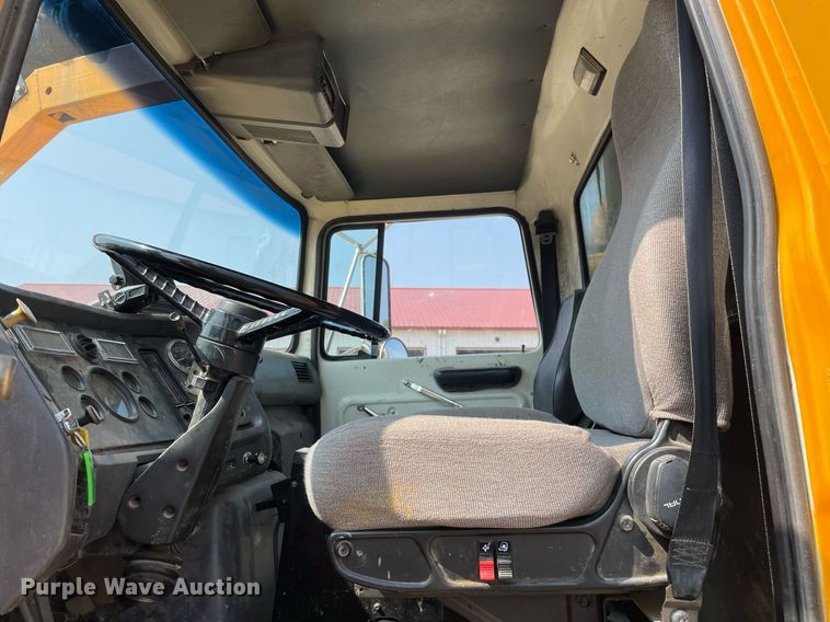 image for item DL3799 1994 Ford LN8000  vacuum truck